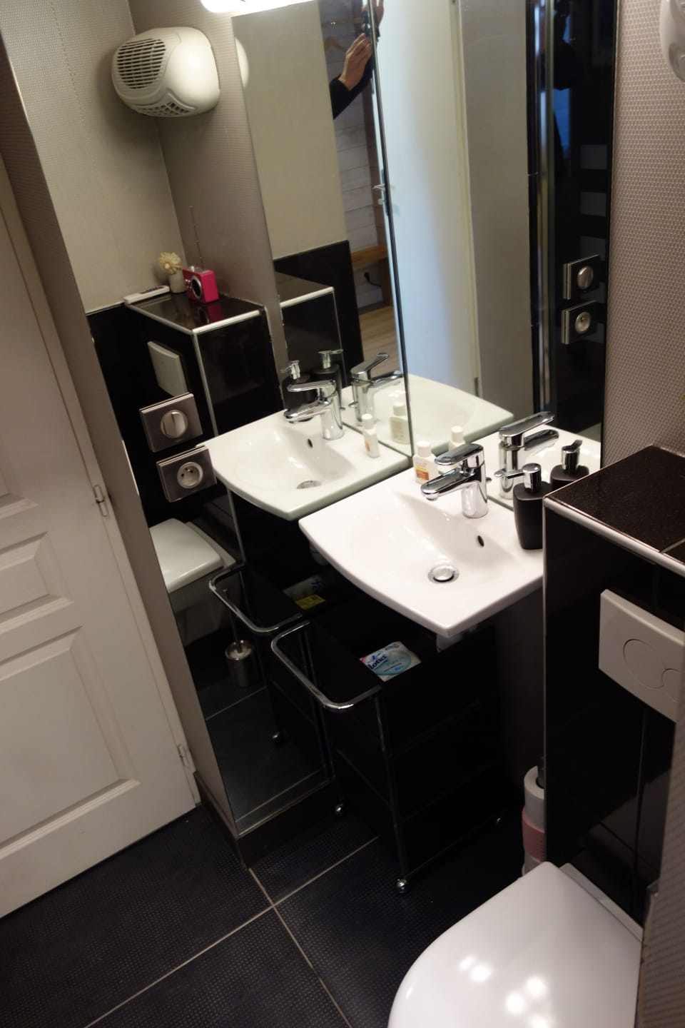 Design Studio, Sauna, Pool View | Bathroom | Shower, free toiletries, towels