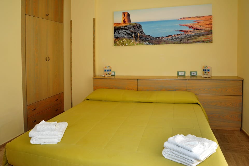 Double or Twin Room, Kitchenette (terrazza) | In-room safe, desk, soundproofing, cribs/infant beds