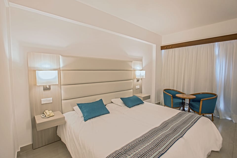 In-room safe, desk, soundproofing, bed sheets