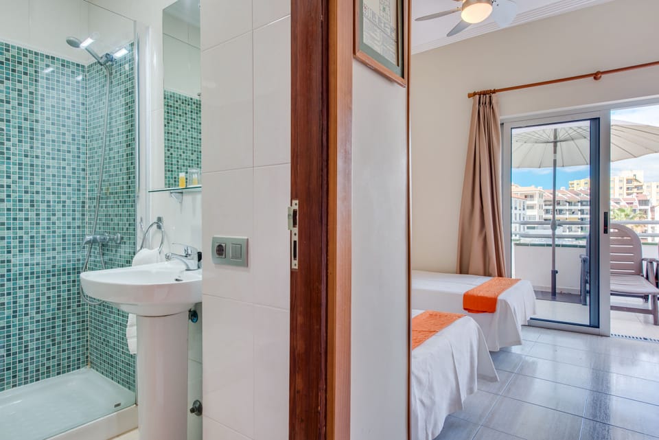 Double Room, Balcony | Minibar, blackout drapes, free cribs/infant beds, free WiFi