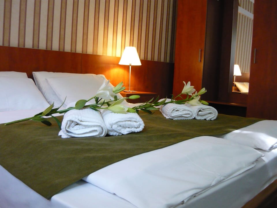 In-room safe, desk, iron/ironing board, free WiFi