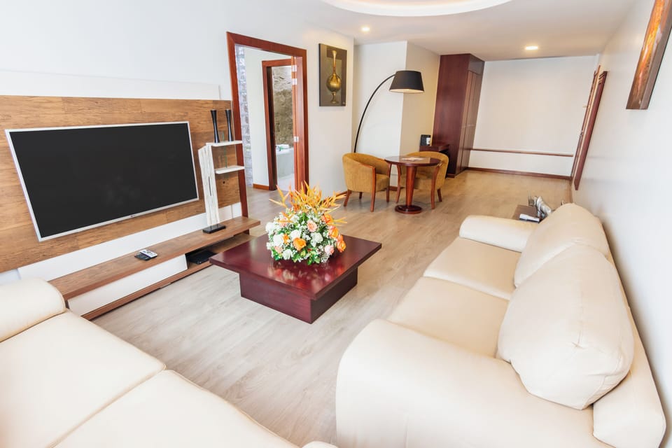 Junior Suite | In-room safe, desk, blackout drapes, iron/ironing board