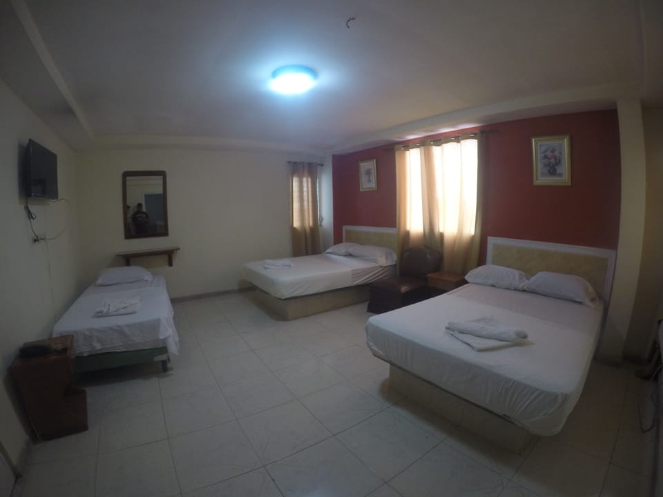 Triple Room | WiFi (free), bed sheets