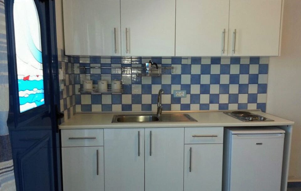 Studio, Ground Floor | Private kitchenette | Fridge, stovetop, espresso maker, coffee/tea maker