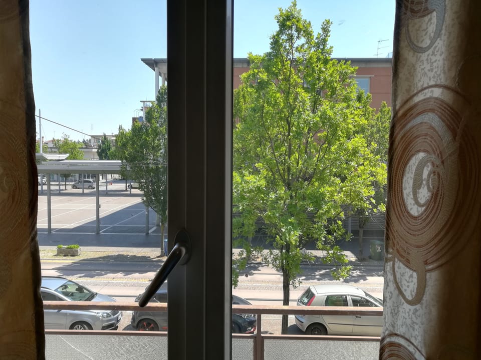 Single Room, Shared Bathroom | Soundproofing, WiFi (free), bed sheets
