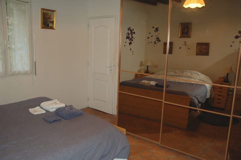 Classic Double Room, 1 Queen Bed, Non Smoking | Individually decorated, individually furnished, blackout drapes