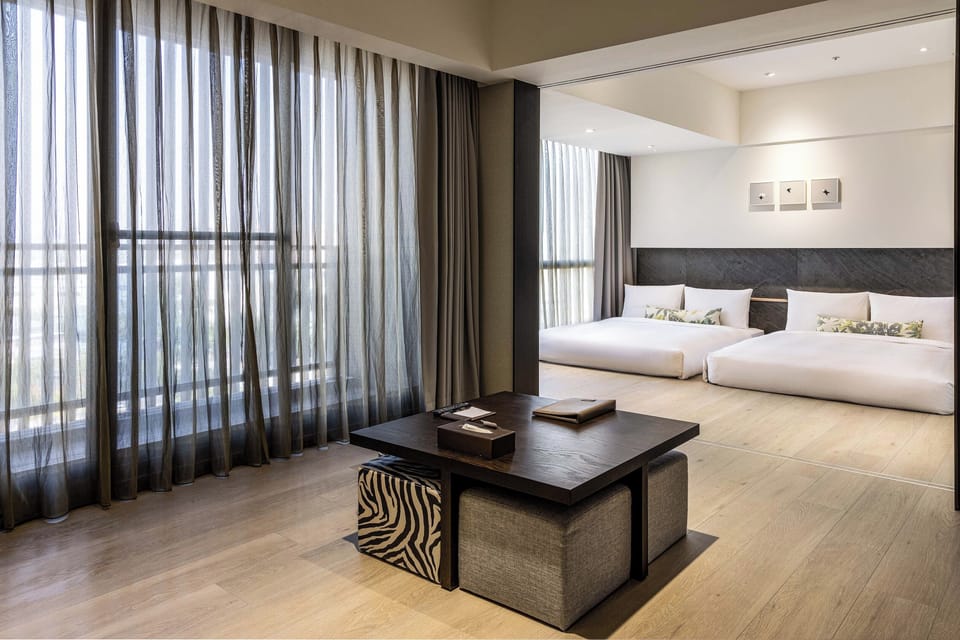 Executive Suite | Down comforters, Select Comfort beds, minibar, in-room safe