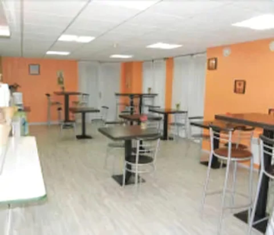 Daily buffet breakfast (EUR 6.90 per person)