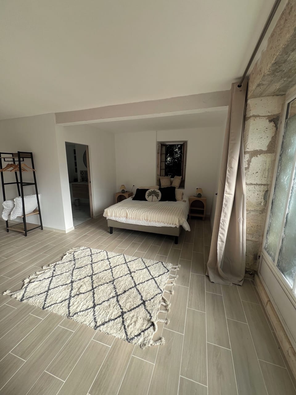 Triple Room | In-room safe, individually decorated, individually furnished, desk