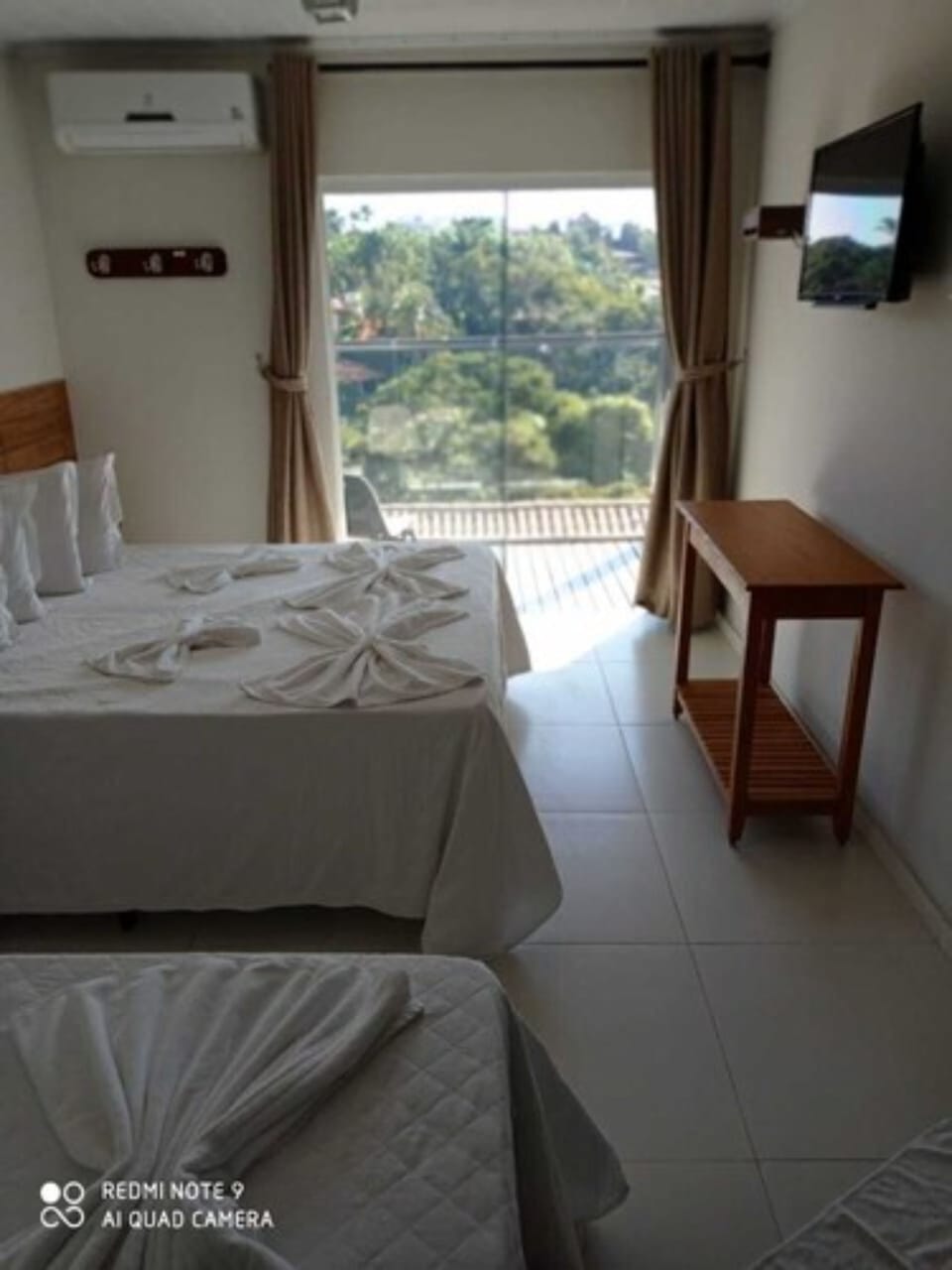 Superior Apartment with balcony and lake view | Hypo-allergenic bedding, free WiFi, bed sheets