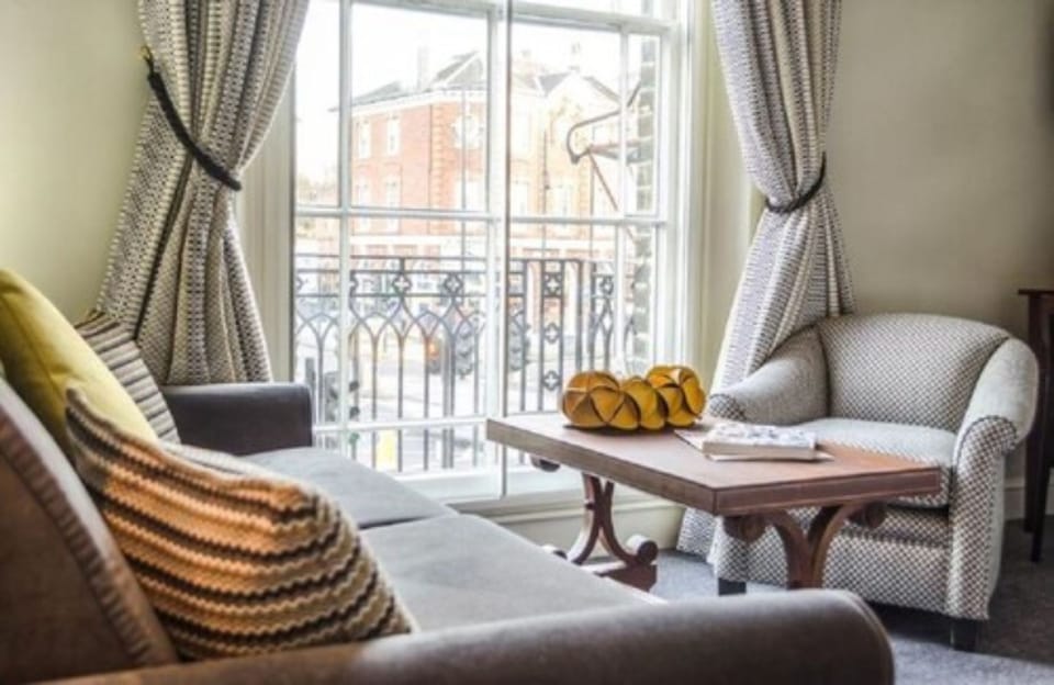 Superior Room | In-room safe, desk, iron/ironing board, free WiFi