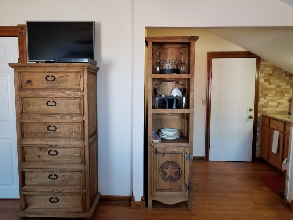 Studio Suite, 1 Queen Bed, Kitchenette | Room amenity