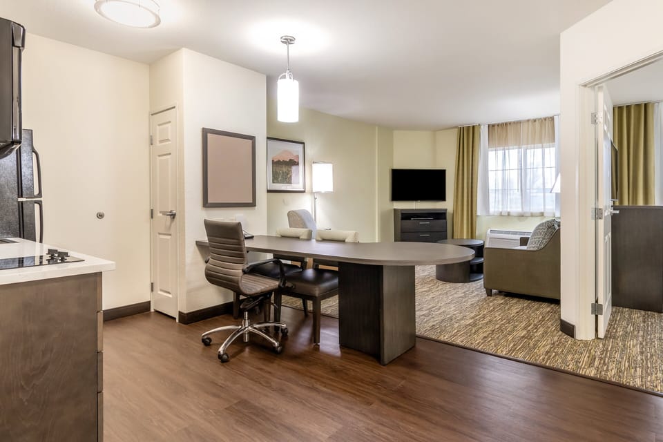 Premium bedding, in-room safe, individually furnished, desk