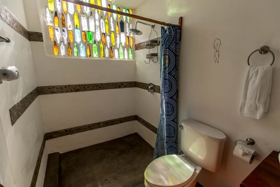 Deluxe Double or Twin Room, 1 Bedroom, Private Bathroom, City View | Bathroom | Shower, towels