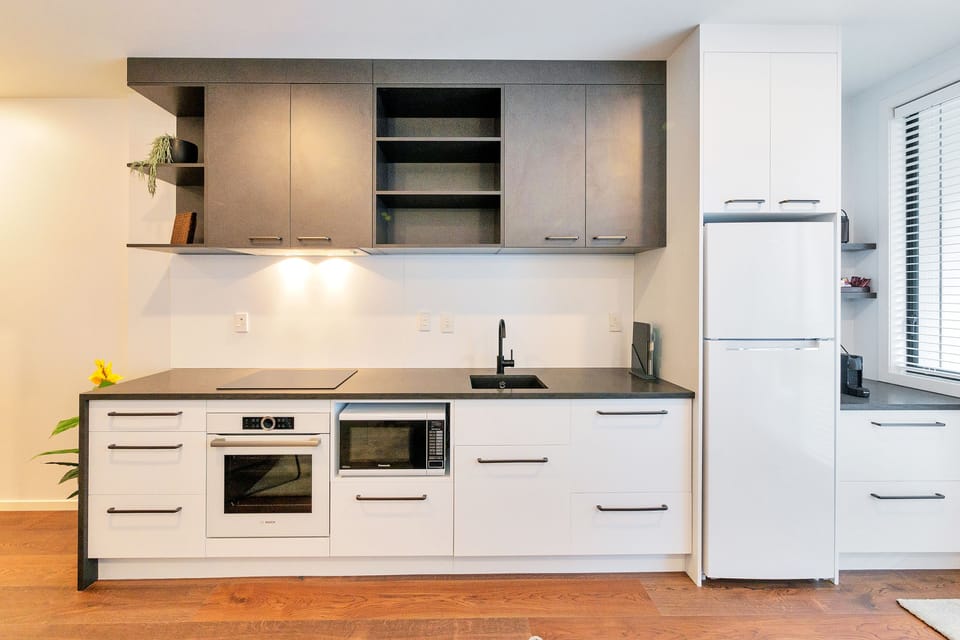 Superior Apartment, 1 Queen Bed | Private kitchen | Full-size fridge, microwave, oven, stovetop