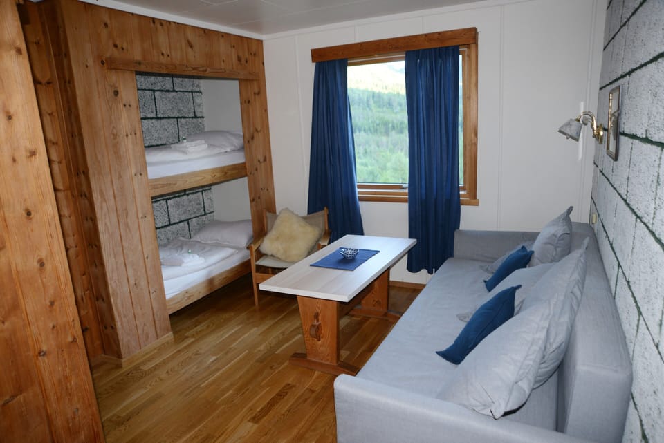 Quadruple Room | Bathroom | Shower, towels