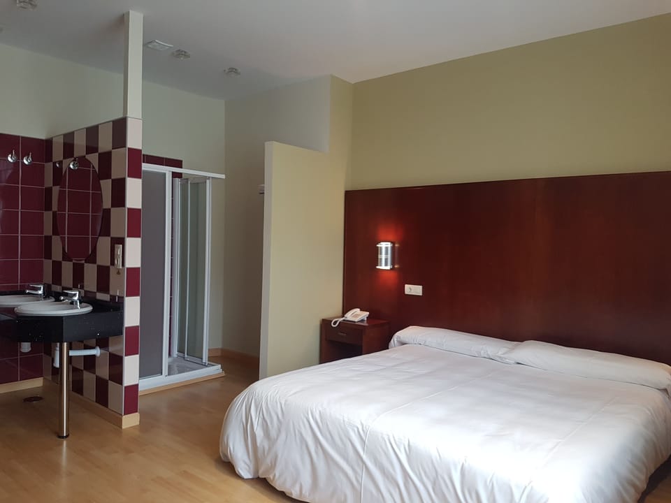 Junior Suite | Minibar, in-room safe, desk, soundproofing