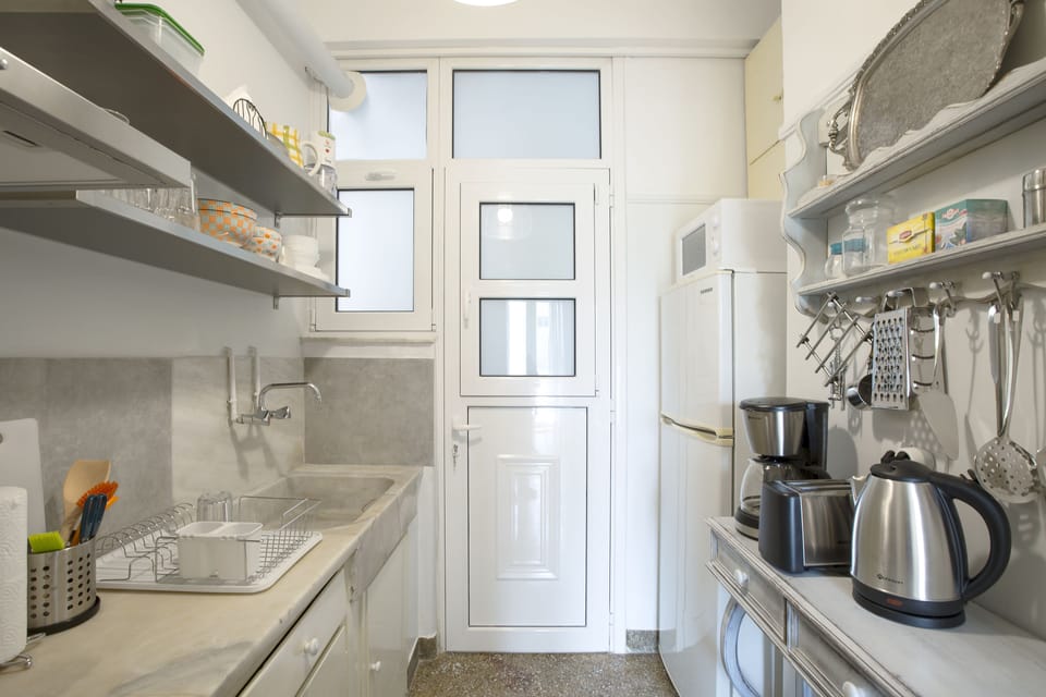 Apartment, 2 Bedrooms | Private kitchen | Fridge, microwave, oven, stovetop