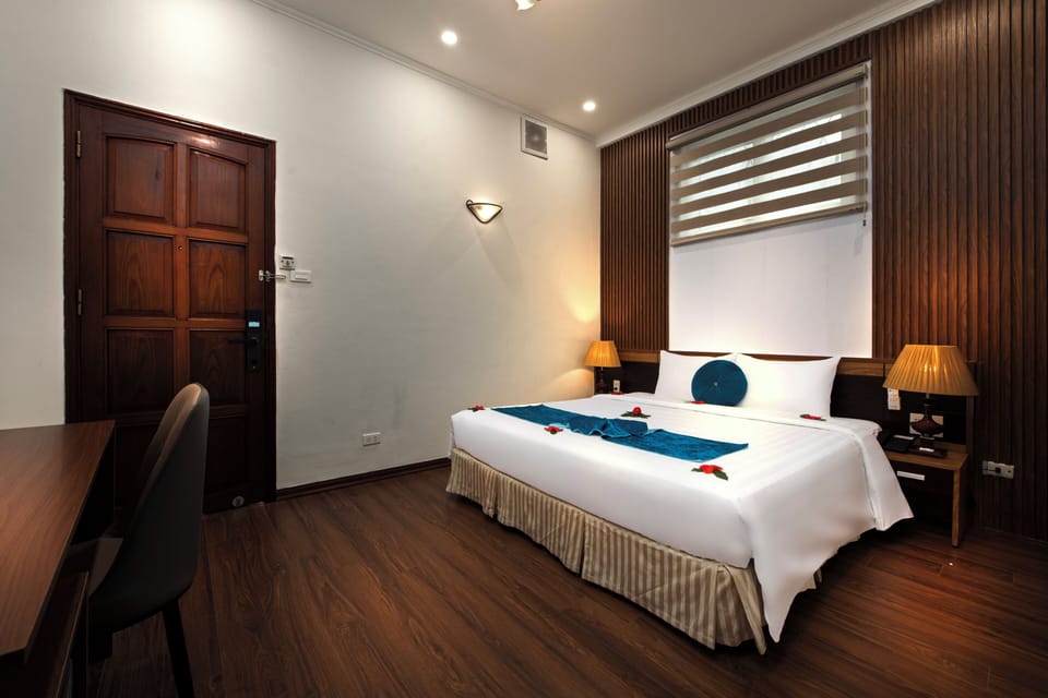 Deluxe Double Room Single Use | Premium bedding, down comforters, memory foam beds, minibar