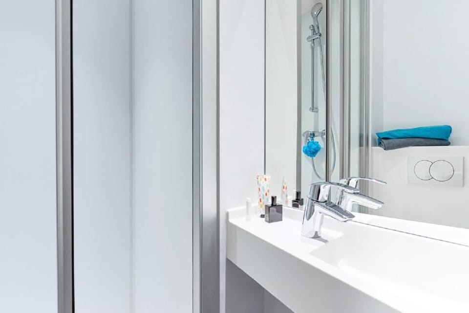 Eco-friendly toiletries, towels, soap, shampoo