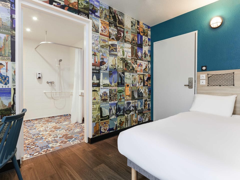 Room (Trio) | Desk, blackout drapes, soundproofing, free WiFi