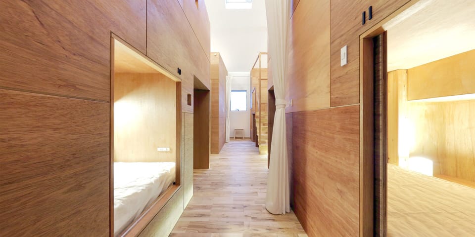 Cabin Regular | In-room safe, blackout drapes, iron/ironing board, free WiFi