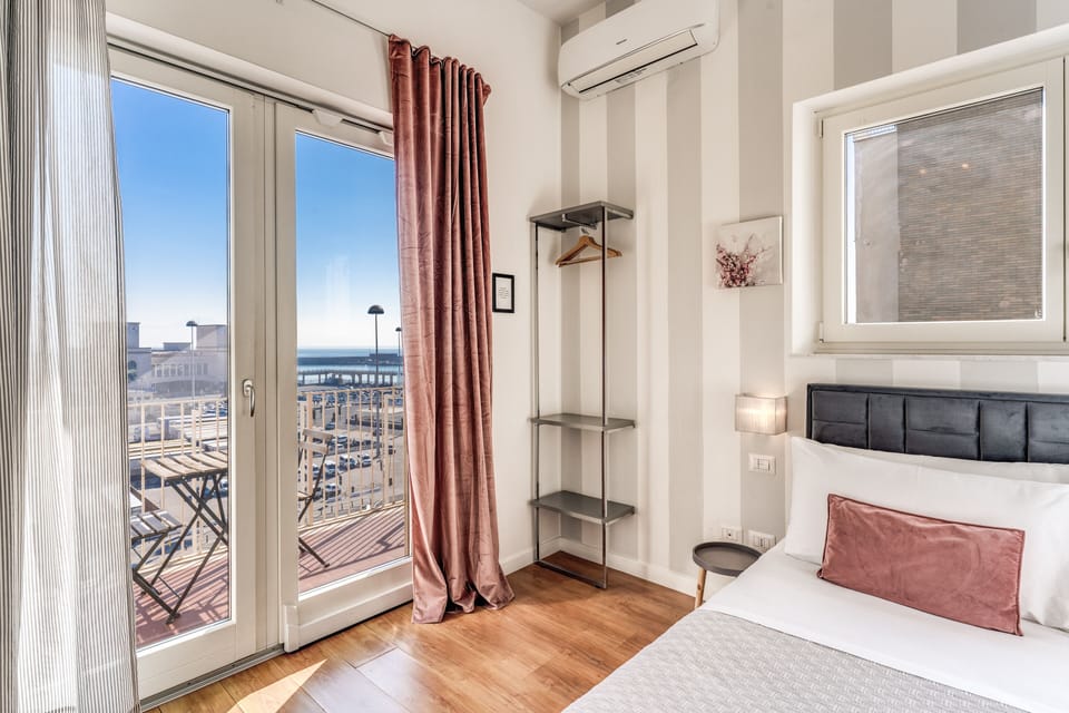 Premium bedding, down comforters, minibar, in-room safe