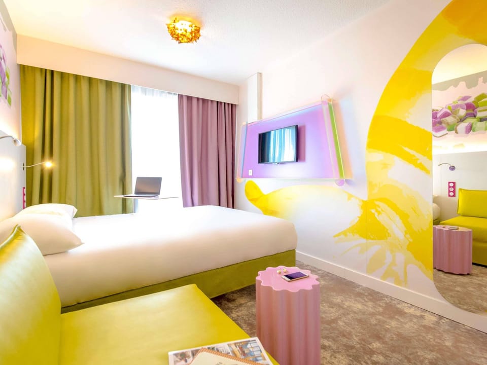 Standard Room, 1 Double Bed with Sofa bed | Minibar, in-room safe, desk, soundproofing