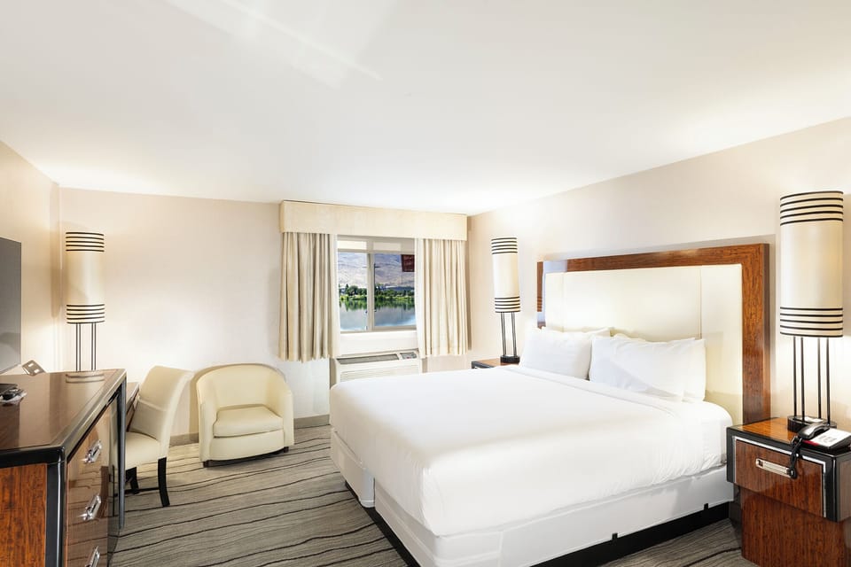 Standard Room, 1 King Bed, Smoking | Desk, iron/ironing board, free WiFi, bed sheets