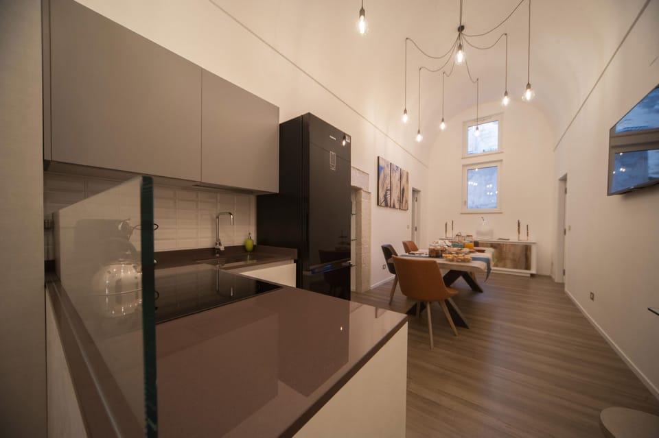 Comfort Triple Room | Shared kitchen | Full-size fridge, microwave, stovetop, dishwasher