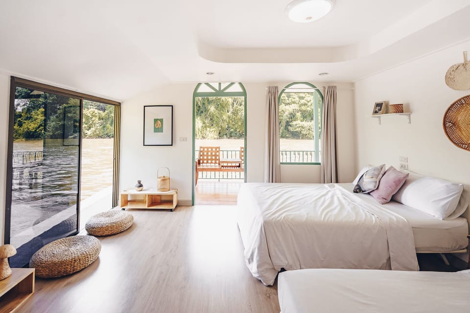 Floating Raft Quadruple Room | Free WiFi, bed sheets