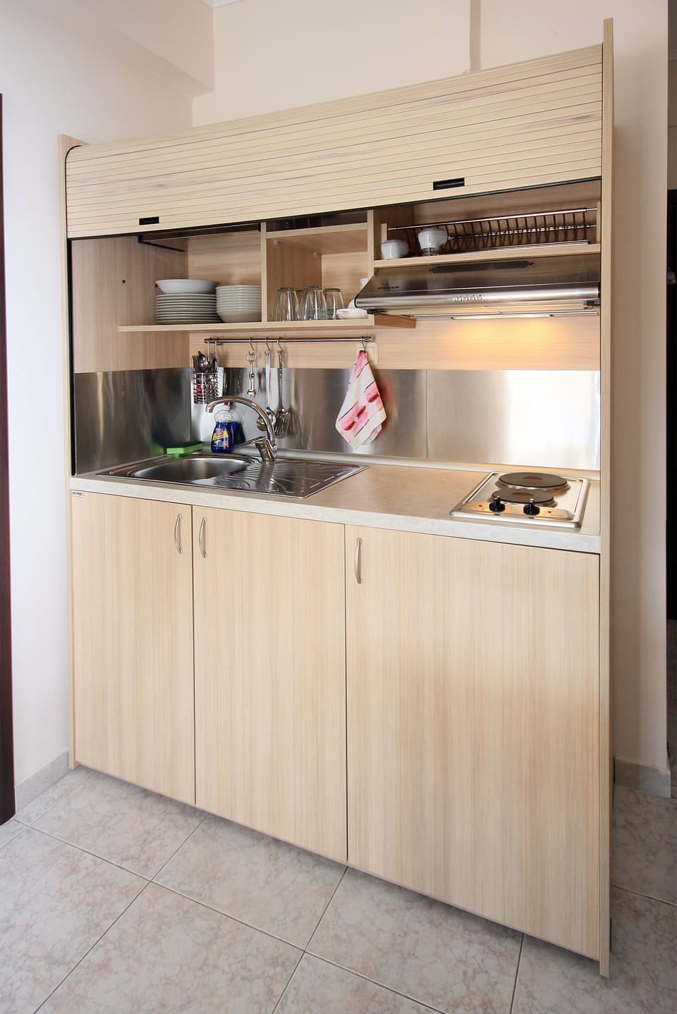 Superior Apartment, Sea View | Private kitchenette | Fridge, stovetop, electric kettle, cookware/dishes/utensils