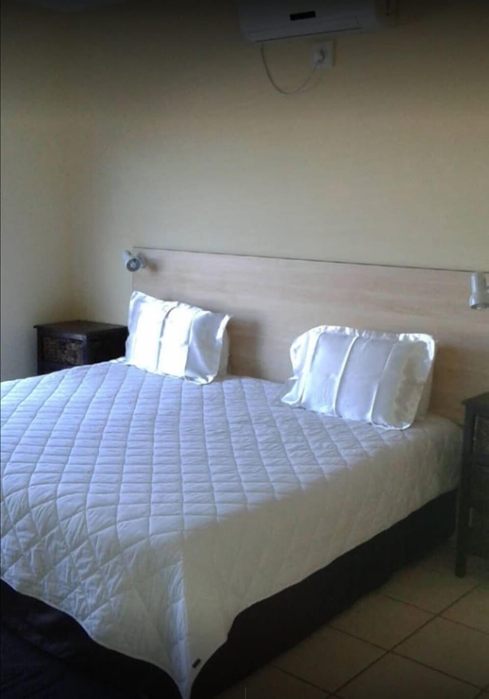 Double Room | 1 bedroom, in-room safe, desk, iron/ironing board