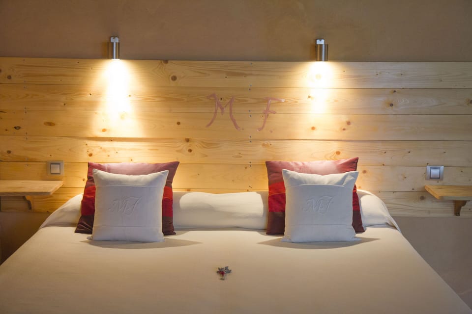 Superior Double or Twin Room | Minibar, individually decorated, individually furnished