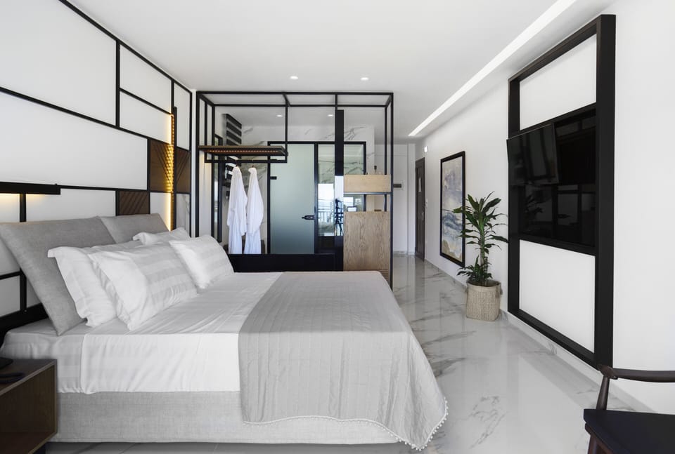 Junior Studio Suite | Premium bedding, minibar, in-room safe, soundproofing