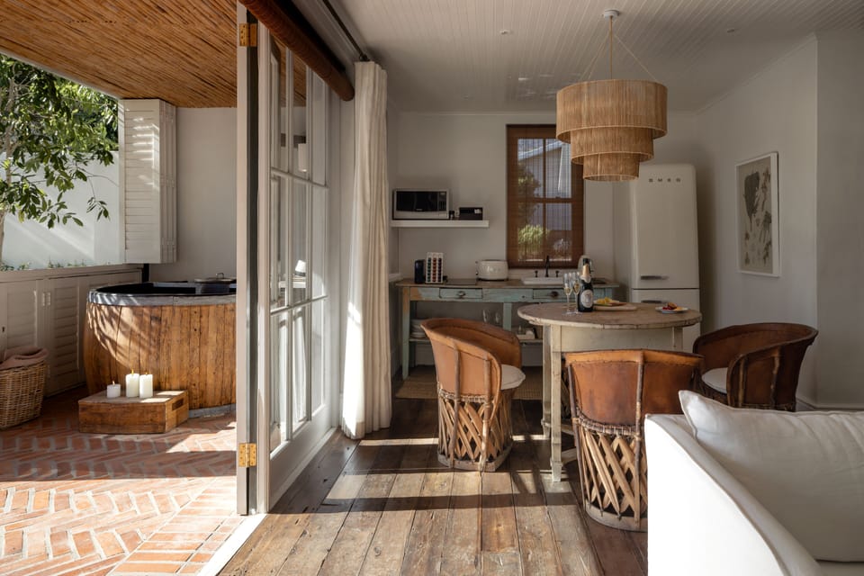 Gelatenheid B | Private kitchenette | Fridge, microwave, stovetop, coffee/tea maker