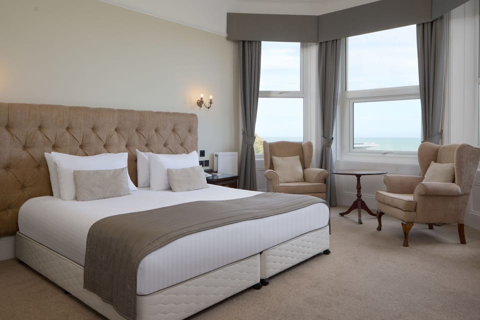 Double Room, Sea View | In-room safe, individually decorated, individually furnished, desk