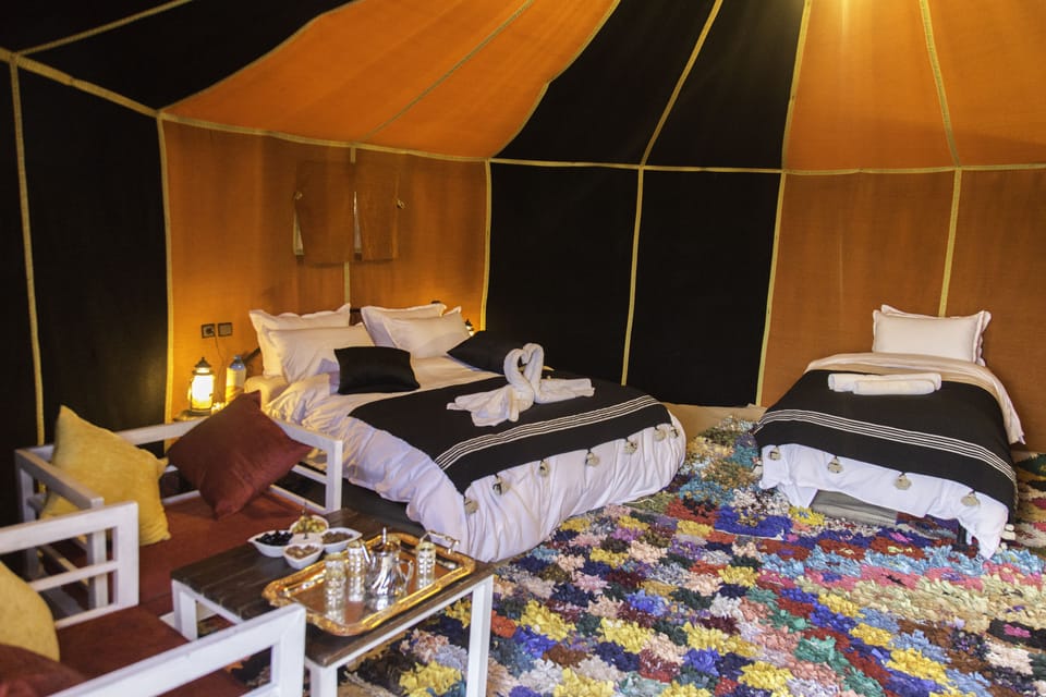 1 bedroom, blackout drapes, bed sheets