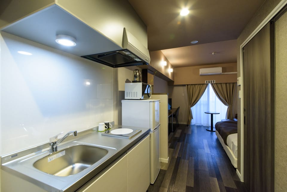 Double Room [24 m²], Non Smoking | Private kitchenette | Fridge, microwave, stovetop