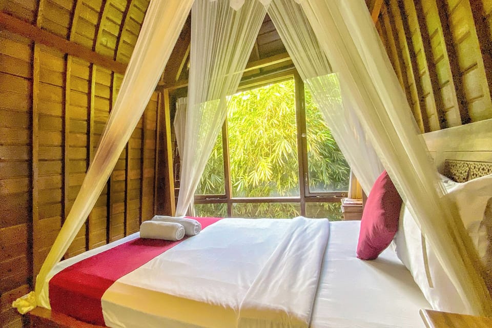 Wooden House / Jineng | 1 bedroom, desk, free WiFi, bed sheets