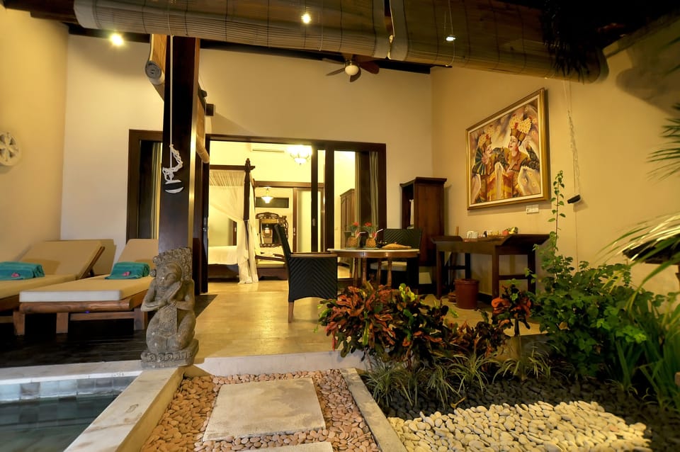 Jacuzzi Villa | Garden view