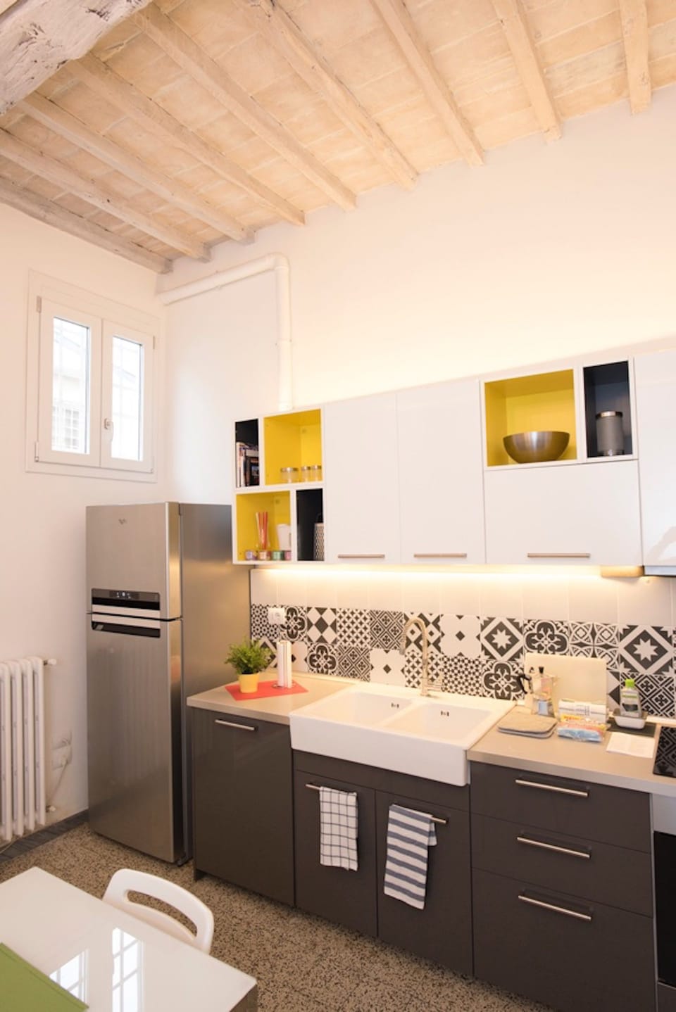 Basic Apartment, 4 Bedrooms | Private kitchen | Fridge, oven, stovetop, dishwasher