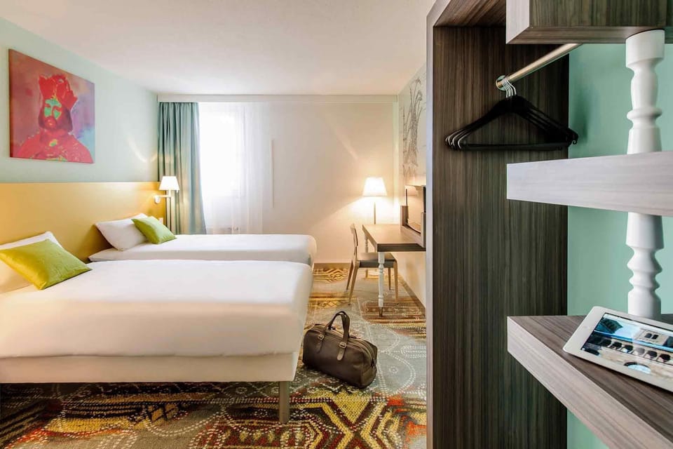 Comfort Double Room, 2 Twin Beds | Desk, laptop workspace, blackout drapes, soundproofing