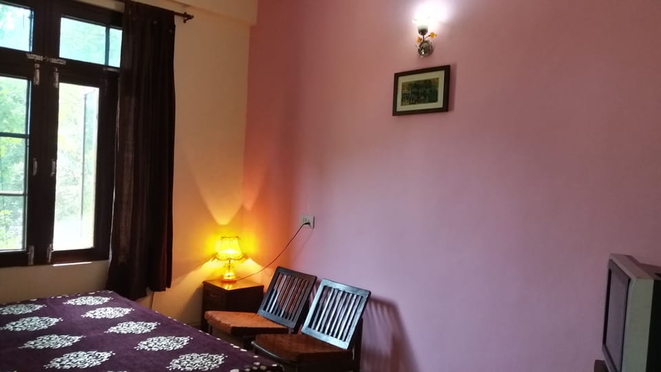 Deluxe Room, Hill View | Room amenity