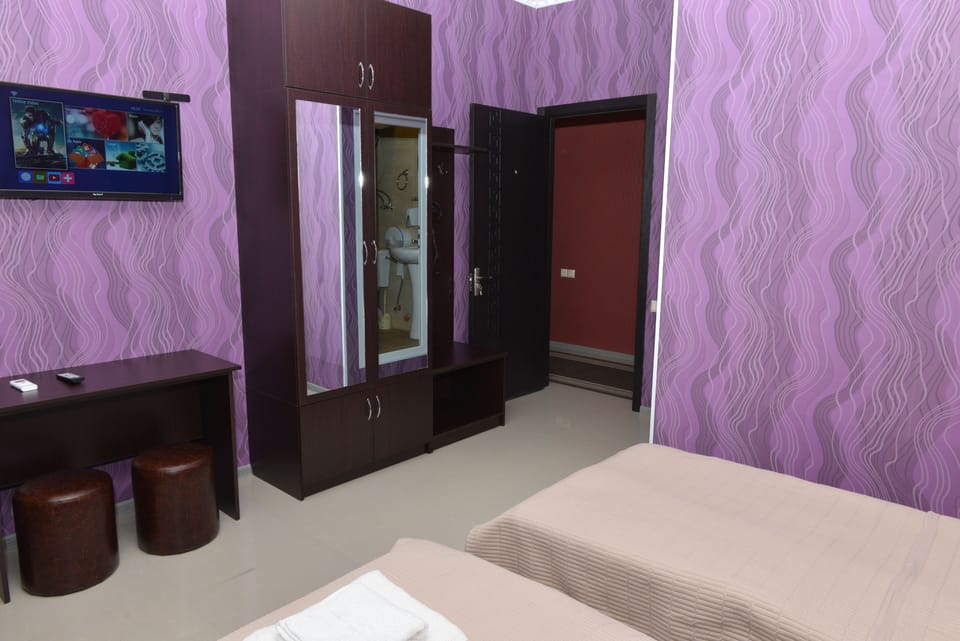 Twin Room, Mountain View | Room amenity
