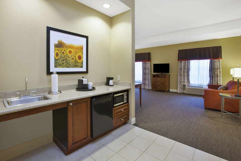 Studio, Accessible, Non Smoking | Desk, iron/ironing board, cribs (free), WiFi (free)