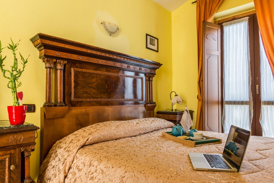 Double or Twin Room | Minibar, in-room safe, soundproofing, free cribs/infant beds
