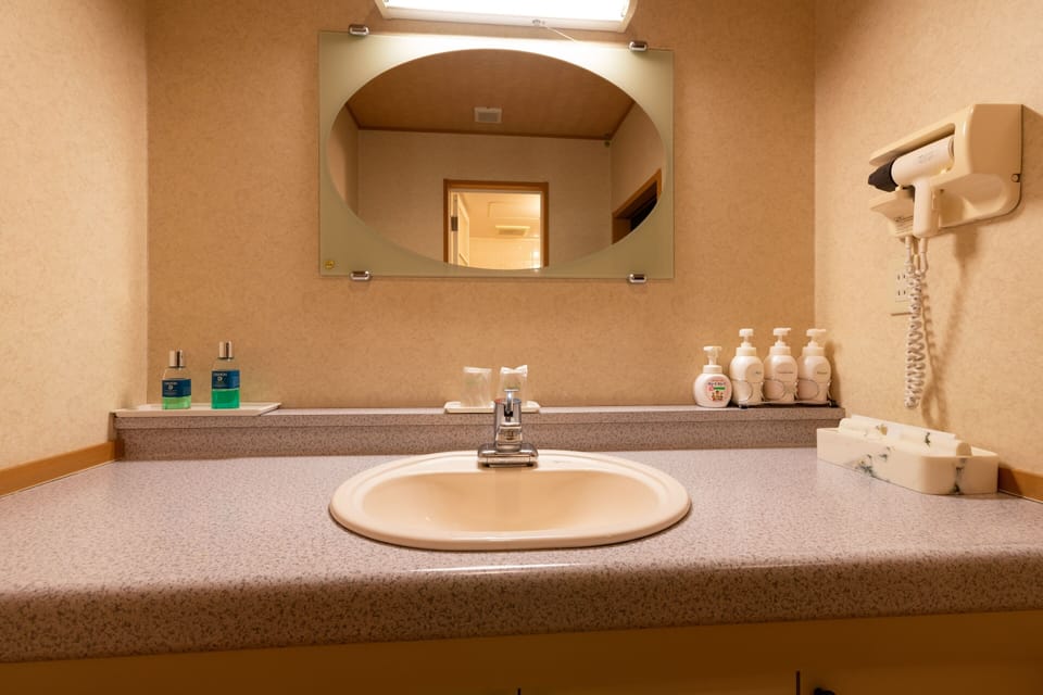 Japanese-style Room - Family, Non-Smoking | Bathroom sink