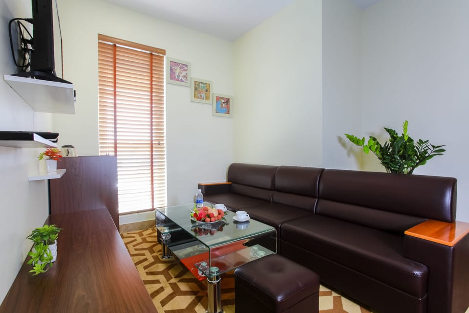 Luxury Suite Double Room with Lake view | Minibar, in-room safe, desk, laptop workspace