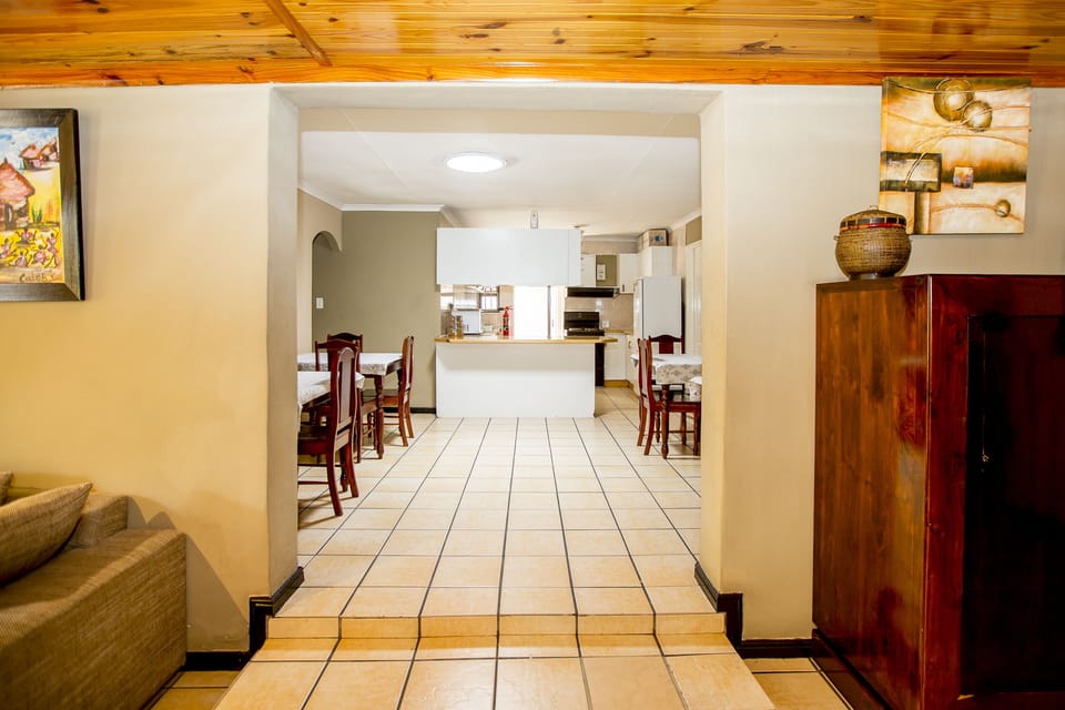 Deluxe Double or Twin Room | Private kitchen | Coffee/tea maker